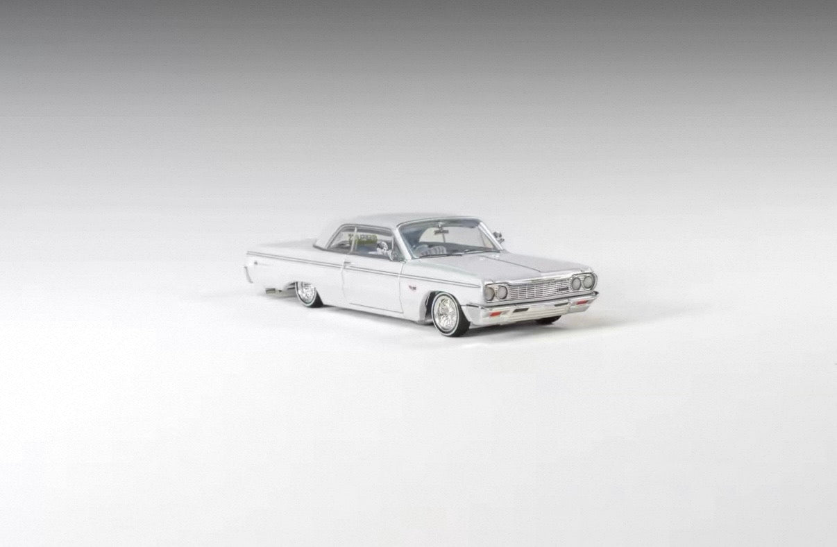1964 Chevrolet Impala SS - Lowrider (Posable) 97M 1:64