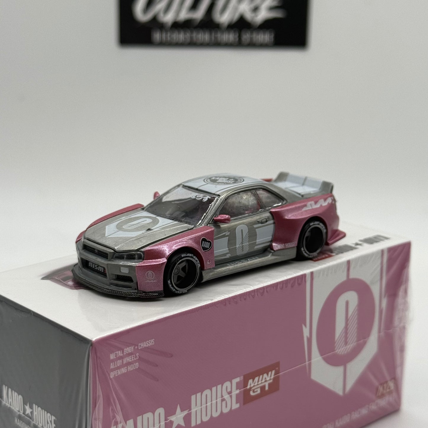 Nissan Skyline GT-R (R34) Kaido Racing Factory V1 *RAW CHASE* //128 - Kaido House x MiniGT
