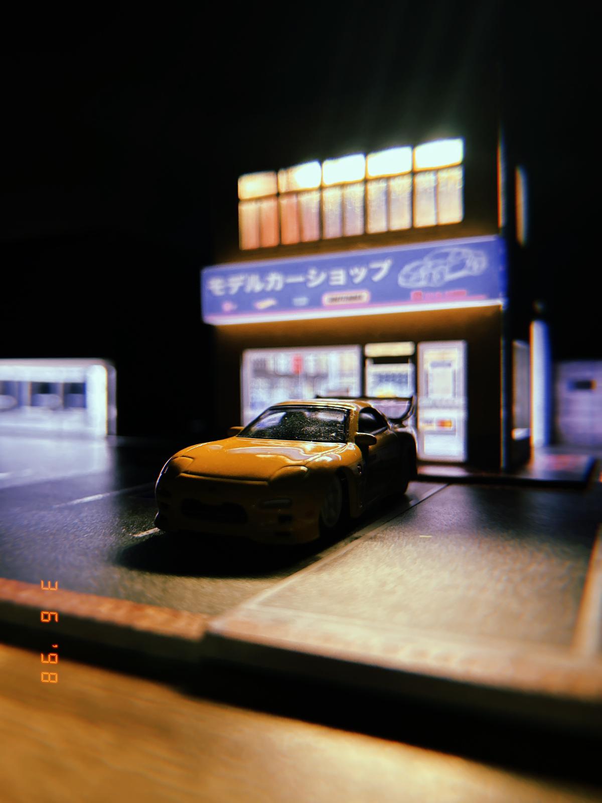 Diecast Shop Model Diorama with LED Lights GFANS 1:64 Scale
