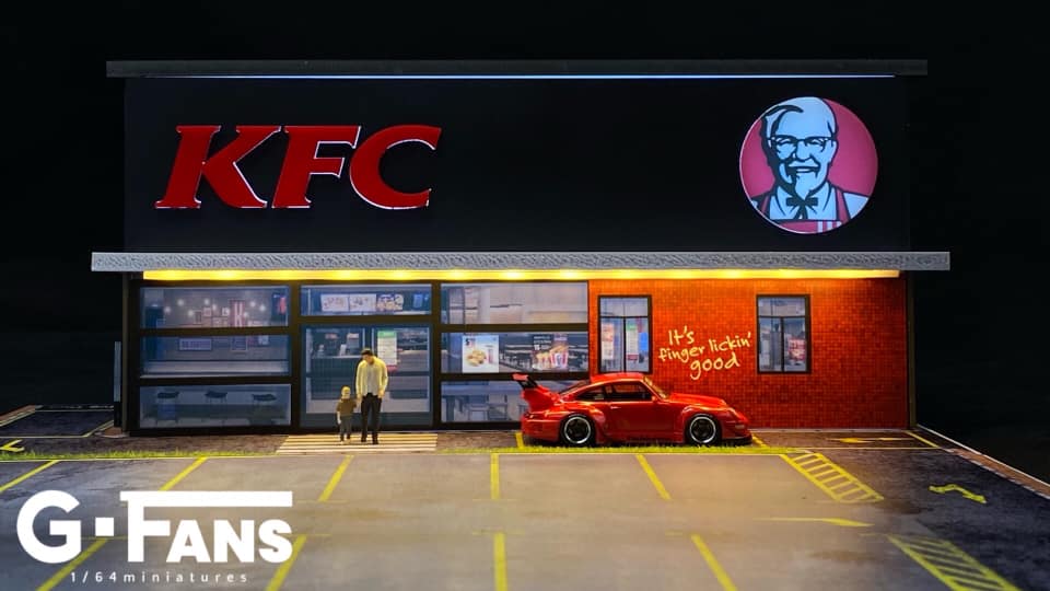 KFC RESTAURANT W/PARKING LOT DIORAMA DISPLAY W/LEDS G-FANS 1:64