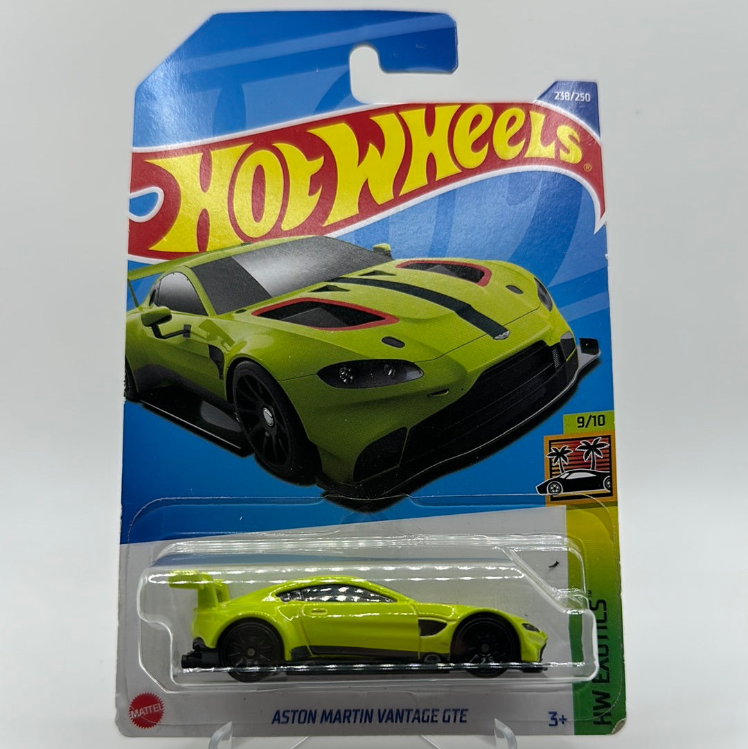 Aston Martin Vantage GTE - HW Exotics 9/10 Hotwheels Mainline 238/250 *Soft Corner*