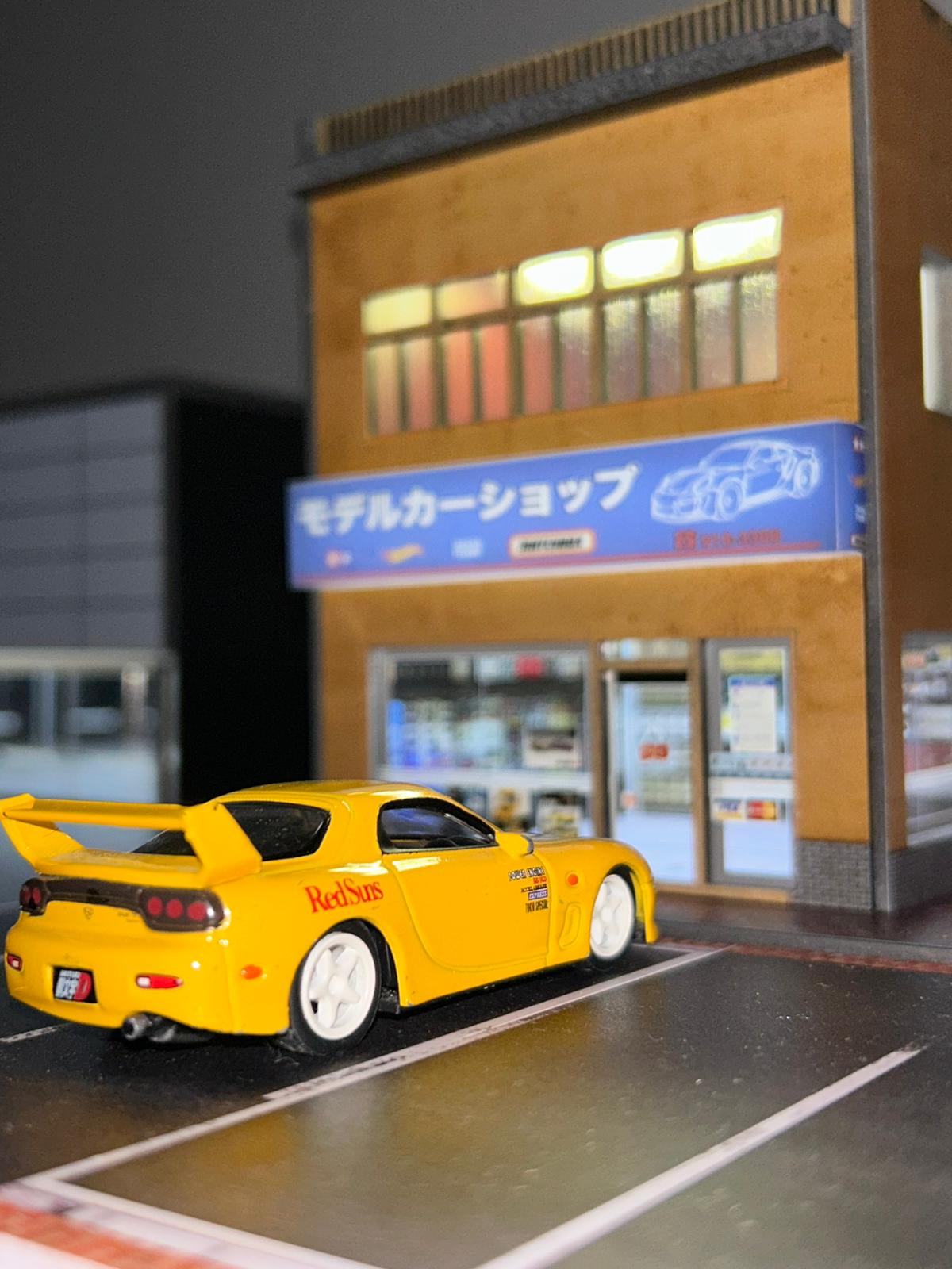 Diecast Shop Model Diorama with LED Lights GFANS 1:64 Scale