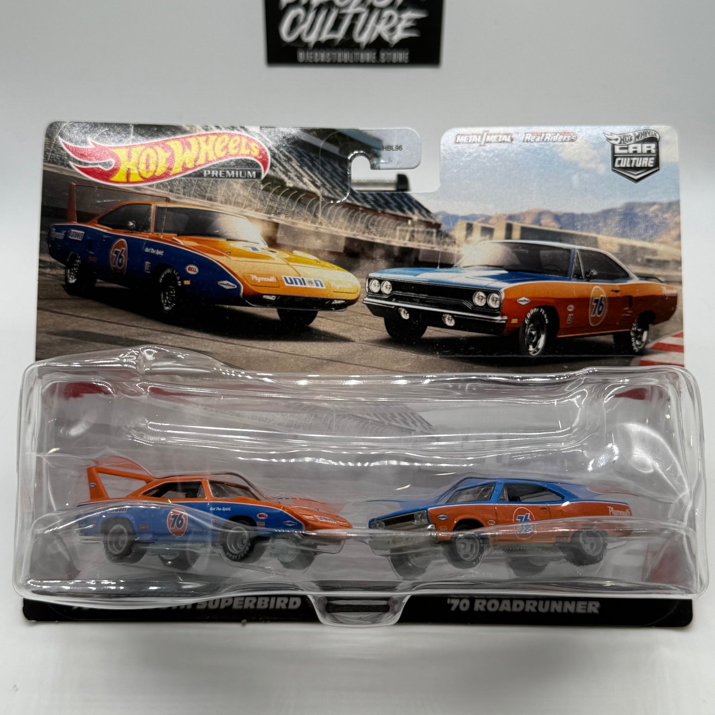 ‘70 Plymouth Superbird & ‘70 Road Runner TWIN PACK Hotwheels *Melted Blister*