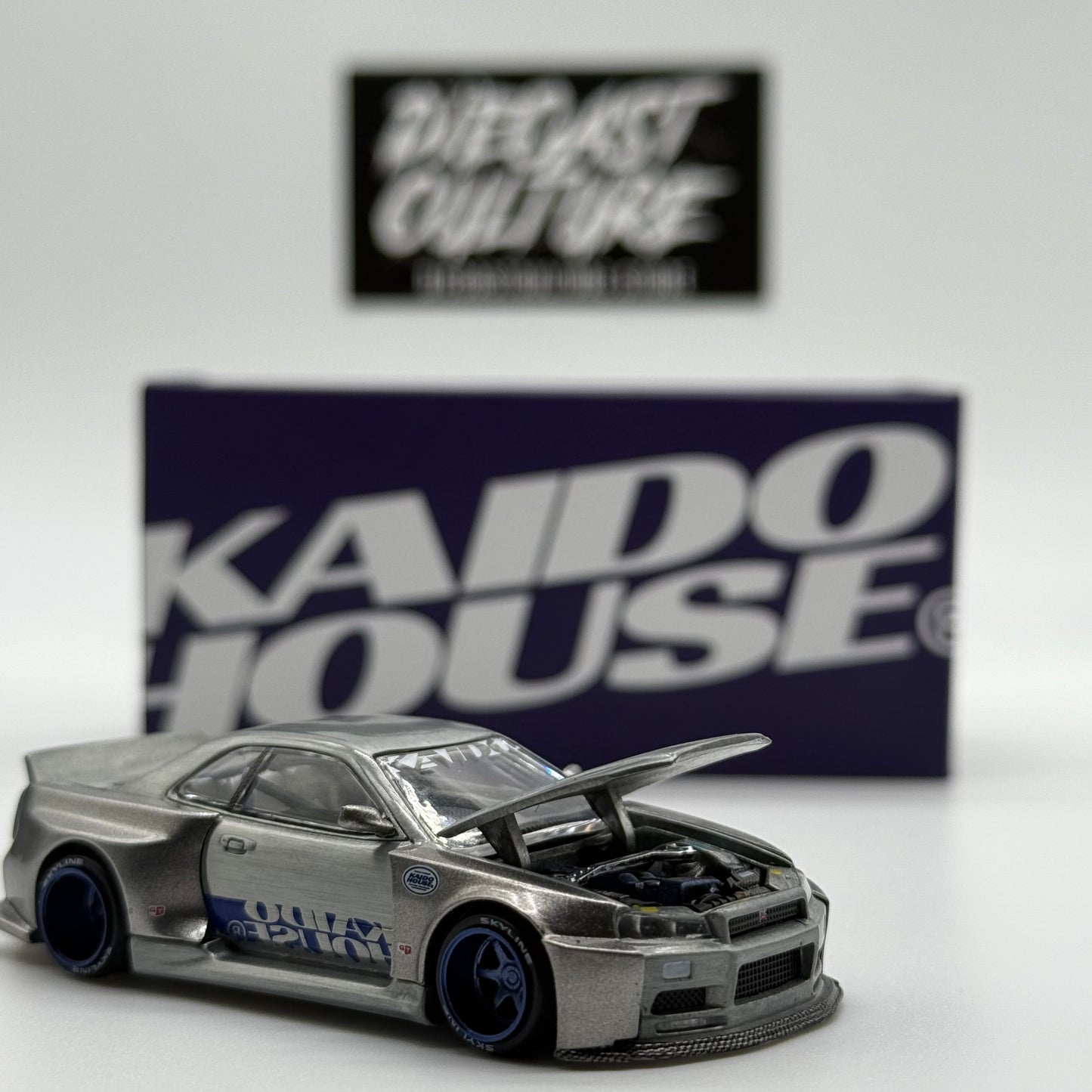 Nissan Skyline GTR R34 Kaido Works Shinjuku V1 //143 *RAW CHASE*