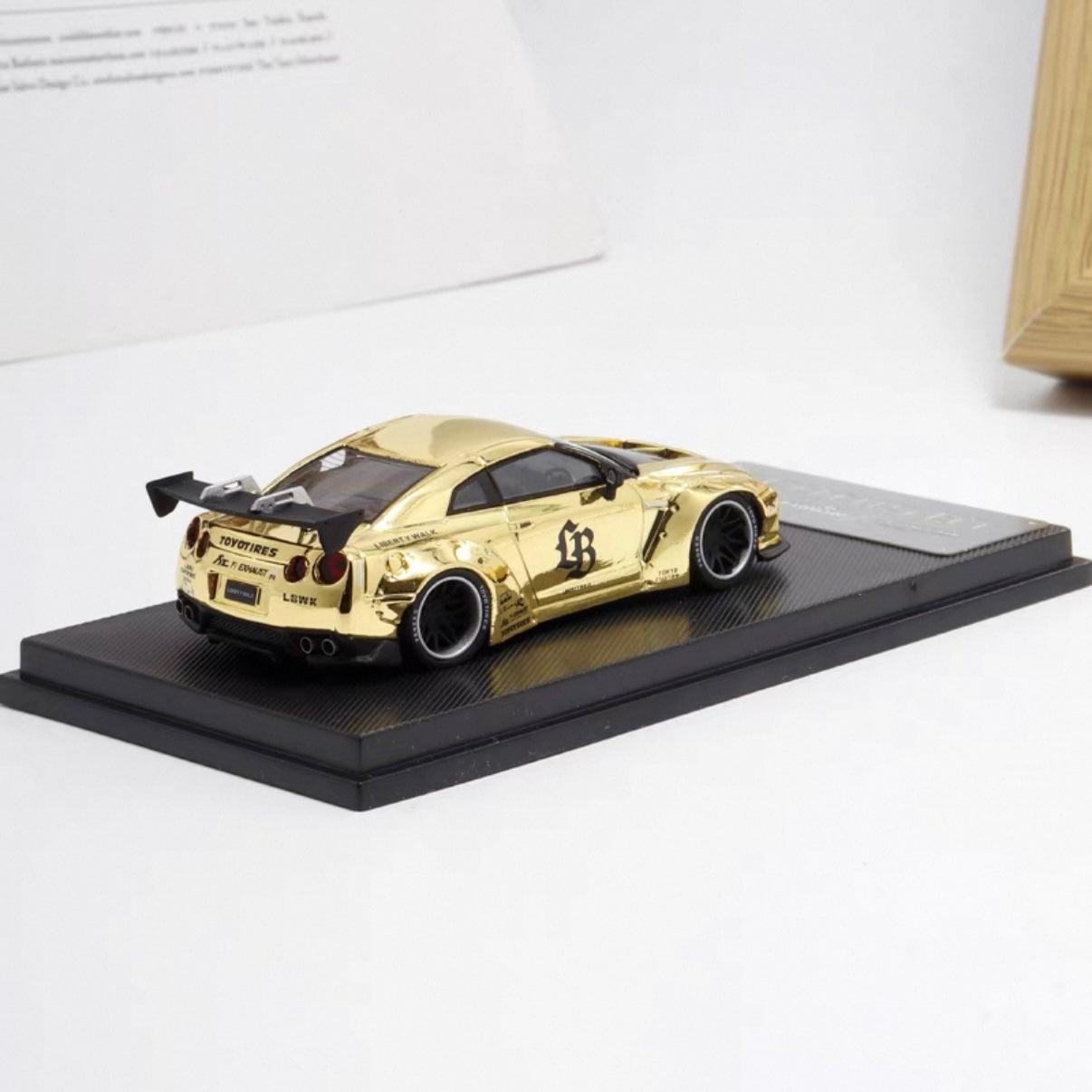 Nissan R35 LBWK GOLD 1:64 Scale