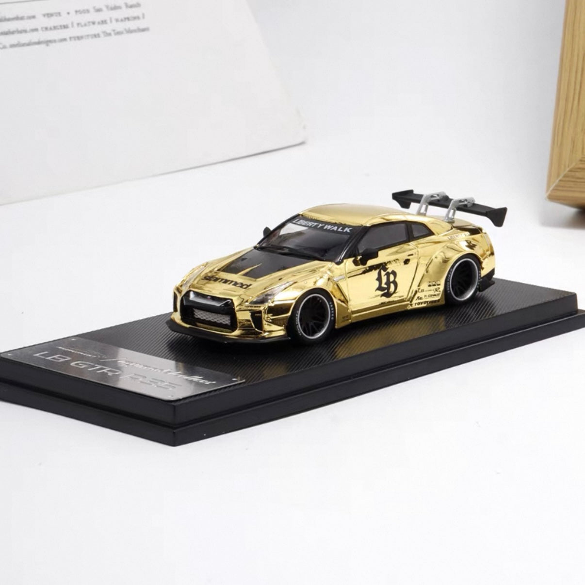 Nissan R35 LBWK GOLD 1:64 Scale