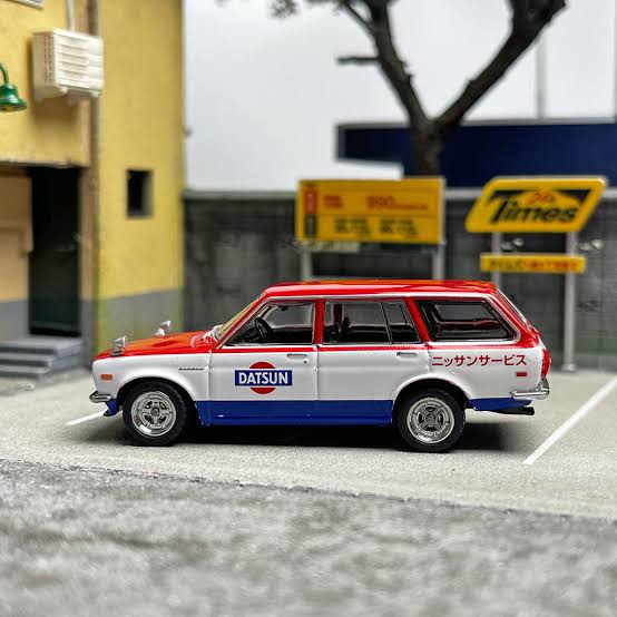 BLUEBIRD 510 WAGON SERVICE CAR - TARMAC WORKS 1/64 DATSUN