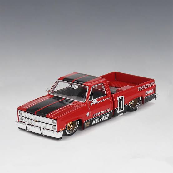 Chevrolet Silverado Kaido V1 Red 066 Kaido House x MiniGT 1:64 Scale