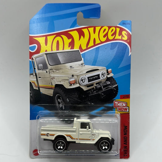 Toyota Land Cruiser TH *Treasure Hunt* Then & Now 2/10 Hotwheels 194/250