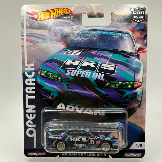 Nissan Skyline GT-R Open Track 1/5 Hotwheels Premium 1:64