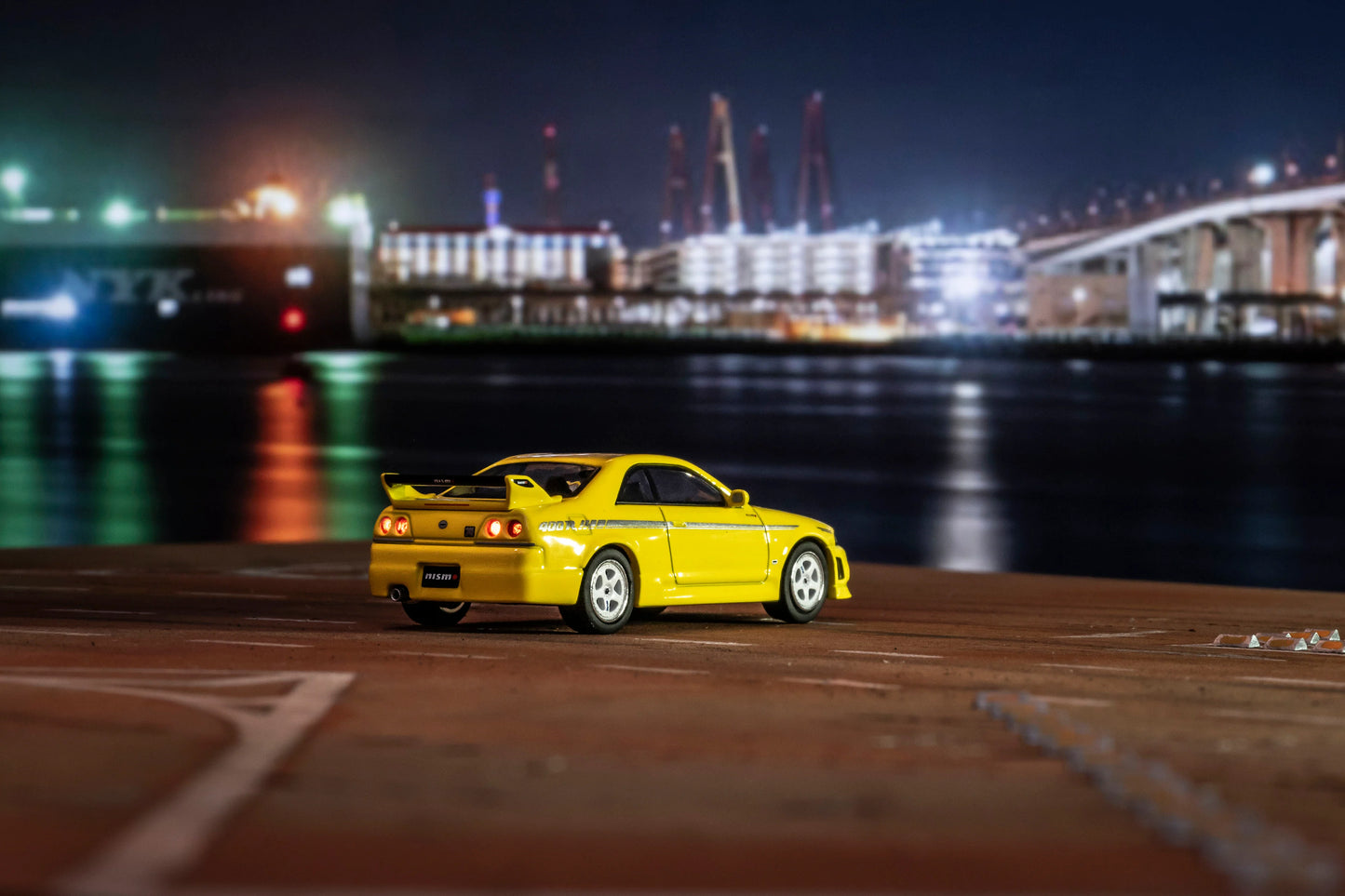 Nismo Nissan R33 400R (Yellow) - Kyosho 1:64 (MOTN LED Compatible)