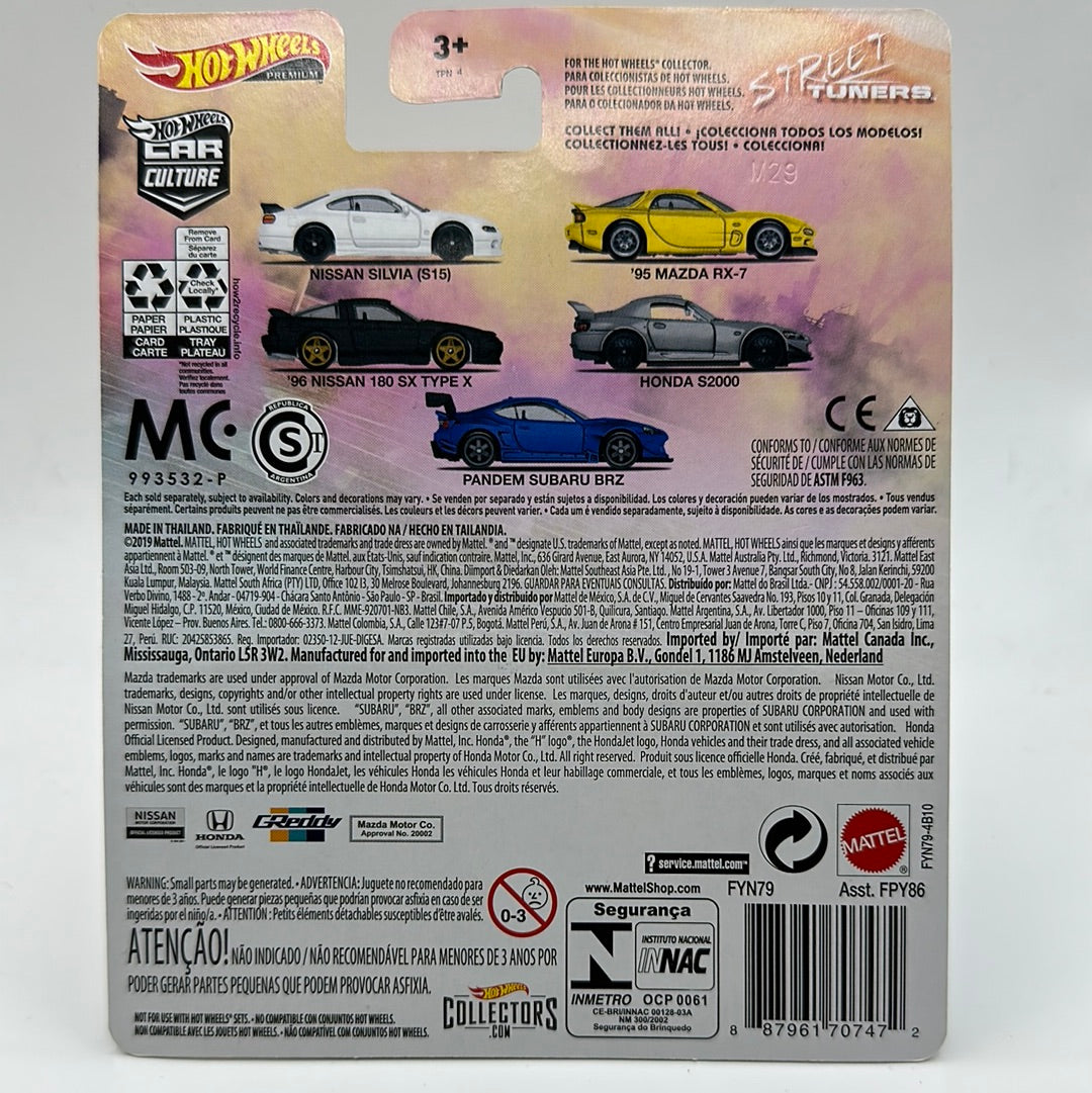 Nissan Silvia (S15) Street Tuners 1/5 Hotwheels Premium 1:64