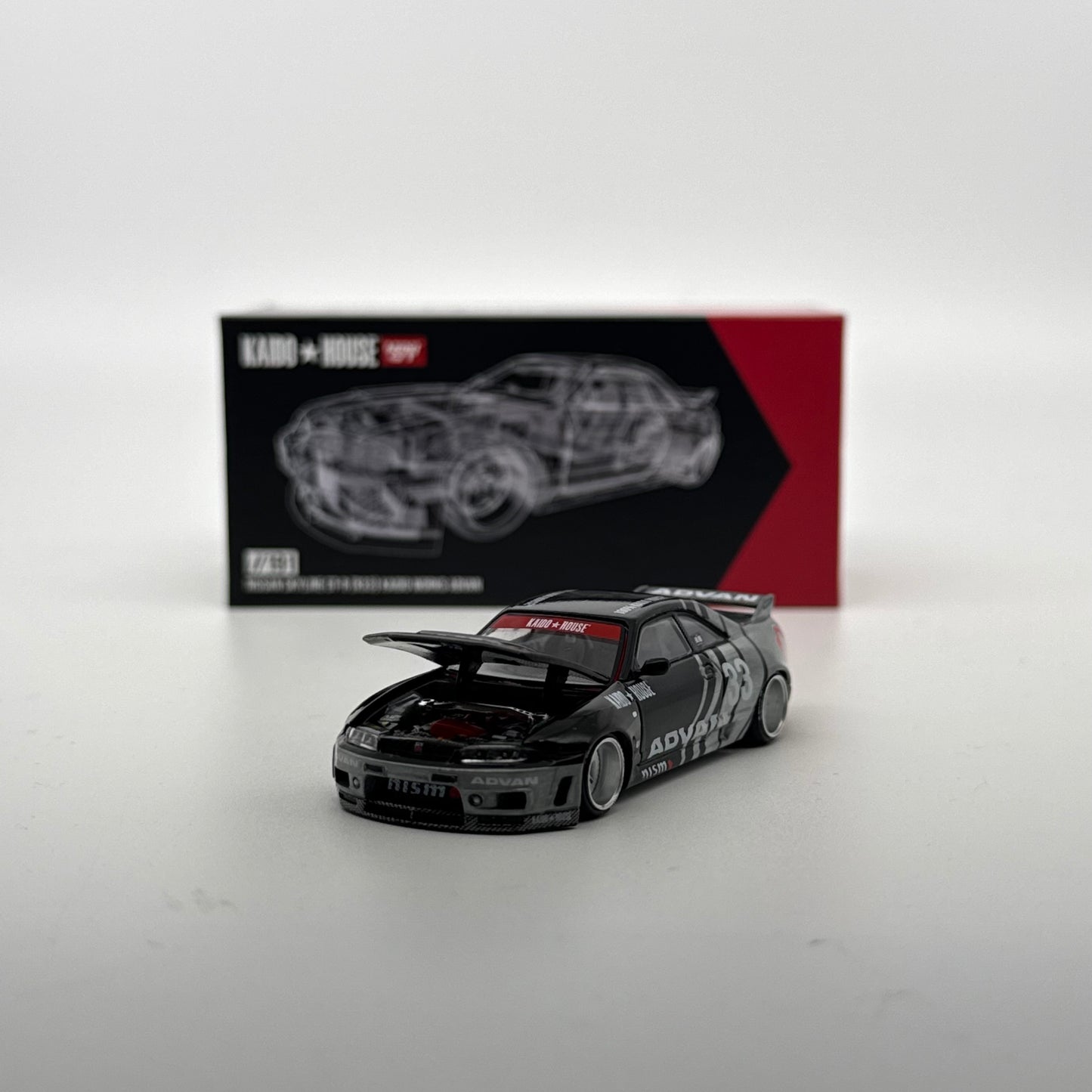 Nissan Skyline GT-R R33 Kaido Works *CHASE* Kaido House x MiniGT