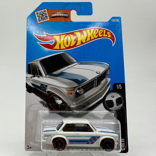 BMW 2002 (White) BMW 1/5 Hotwheels Mainline 186/250