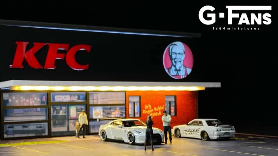 KFC RESTAURANT W/PARKING LOT DIORAMA DISPLAY W/LEDS G-FANS 1:64