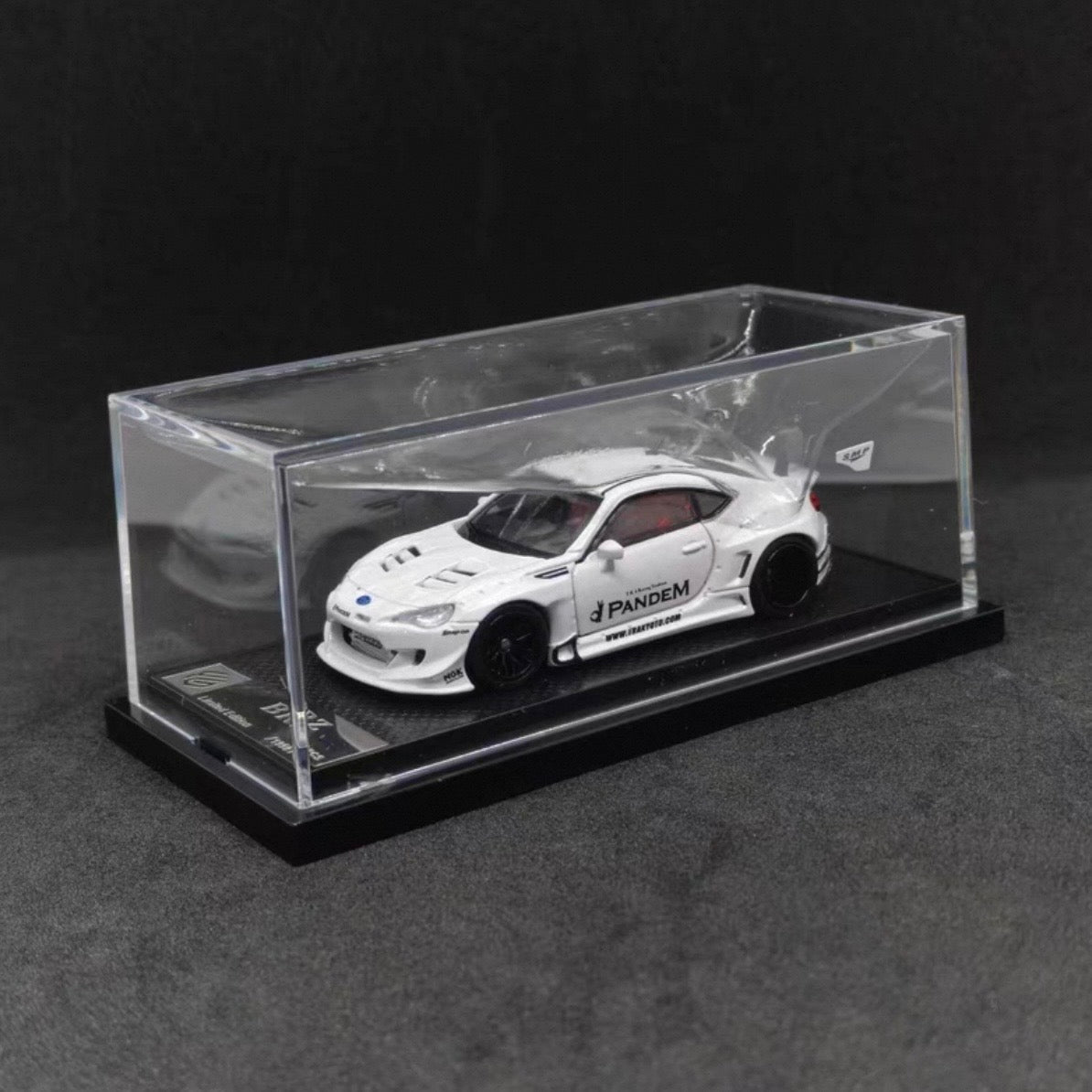 Subaru Brz w/Openable Doors and Acrylic Display Case FG 1:64