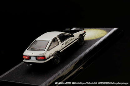TOYOTA SPRINTER TRUENO GT APEX (AE86) / INITIAL D ENGINE MOUNTED MODEL VS TOMOYUKI TACHI - HOBBY JAPAN 1:64