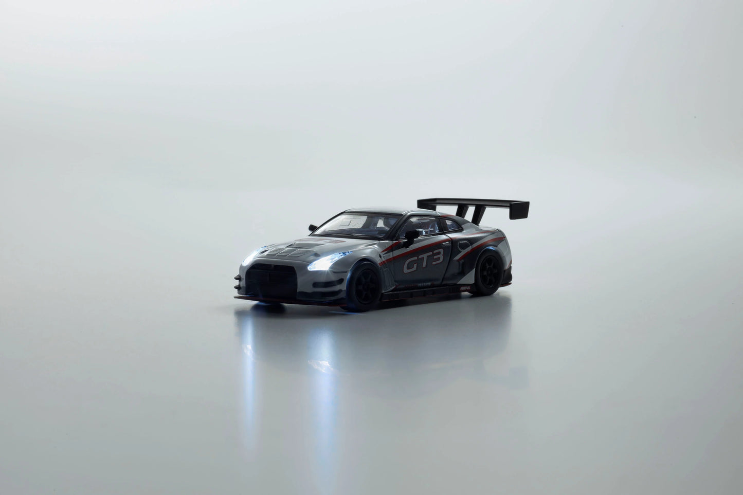 Kyosho NISSAN GT-R NISMO GT-3 (White/Presentation)