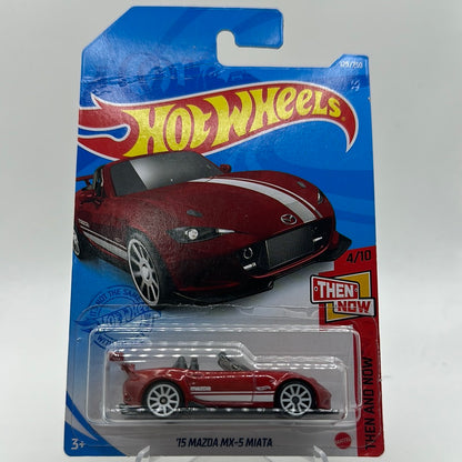 ‘15 Mazda MX-5 Miata - Then and Now 4/10 Hotwheels Mainline 129/250 *Check Condition*