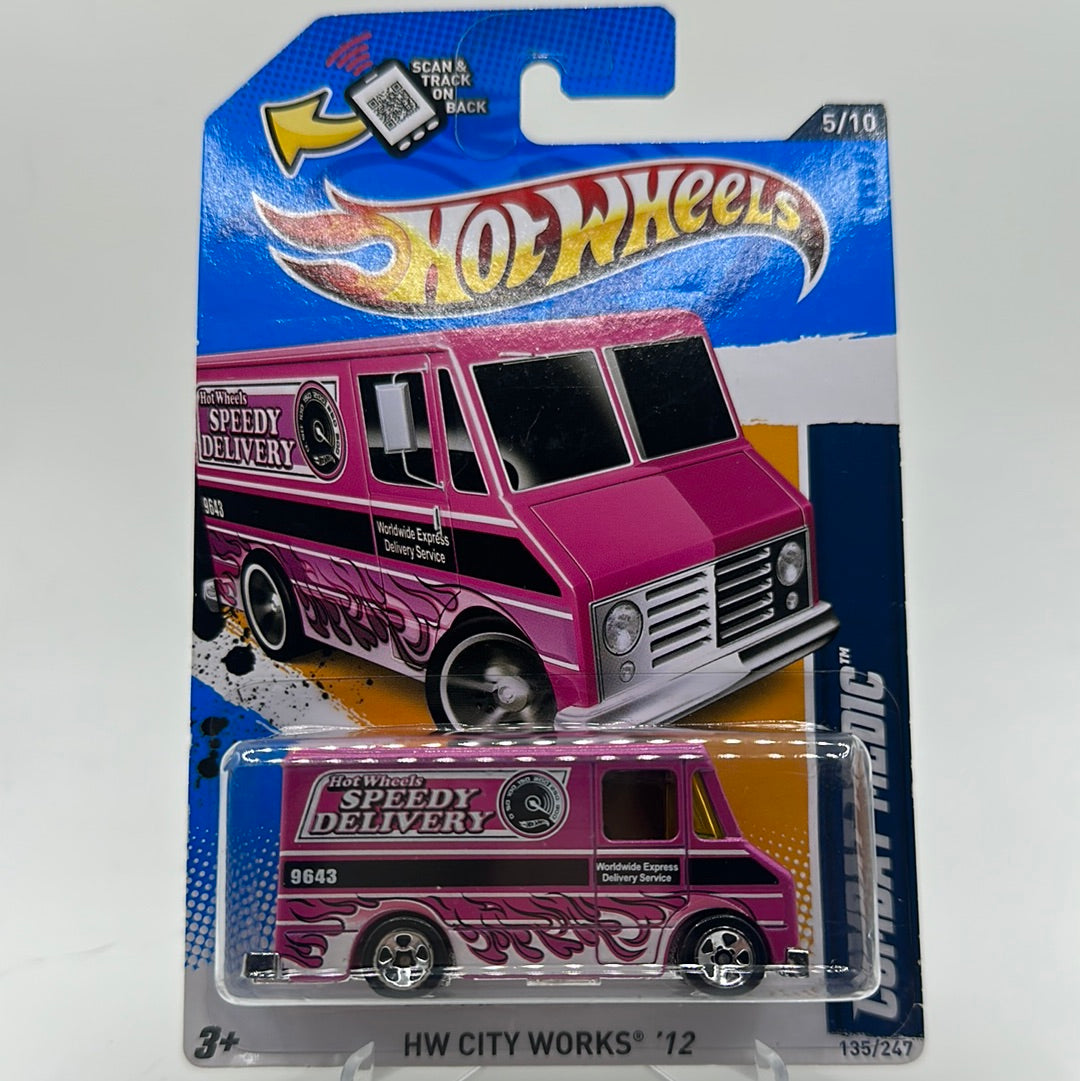 Combat Medic US Exclusive HW City Works ‘12 5/10 Hotwheels Mainline 135/247 VAN