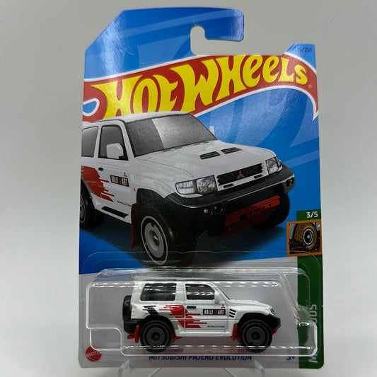 Mitsubishi Pajero Evolution Mud Studs 3/5 Hotwheels 175/250 Mainline