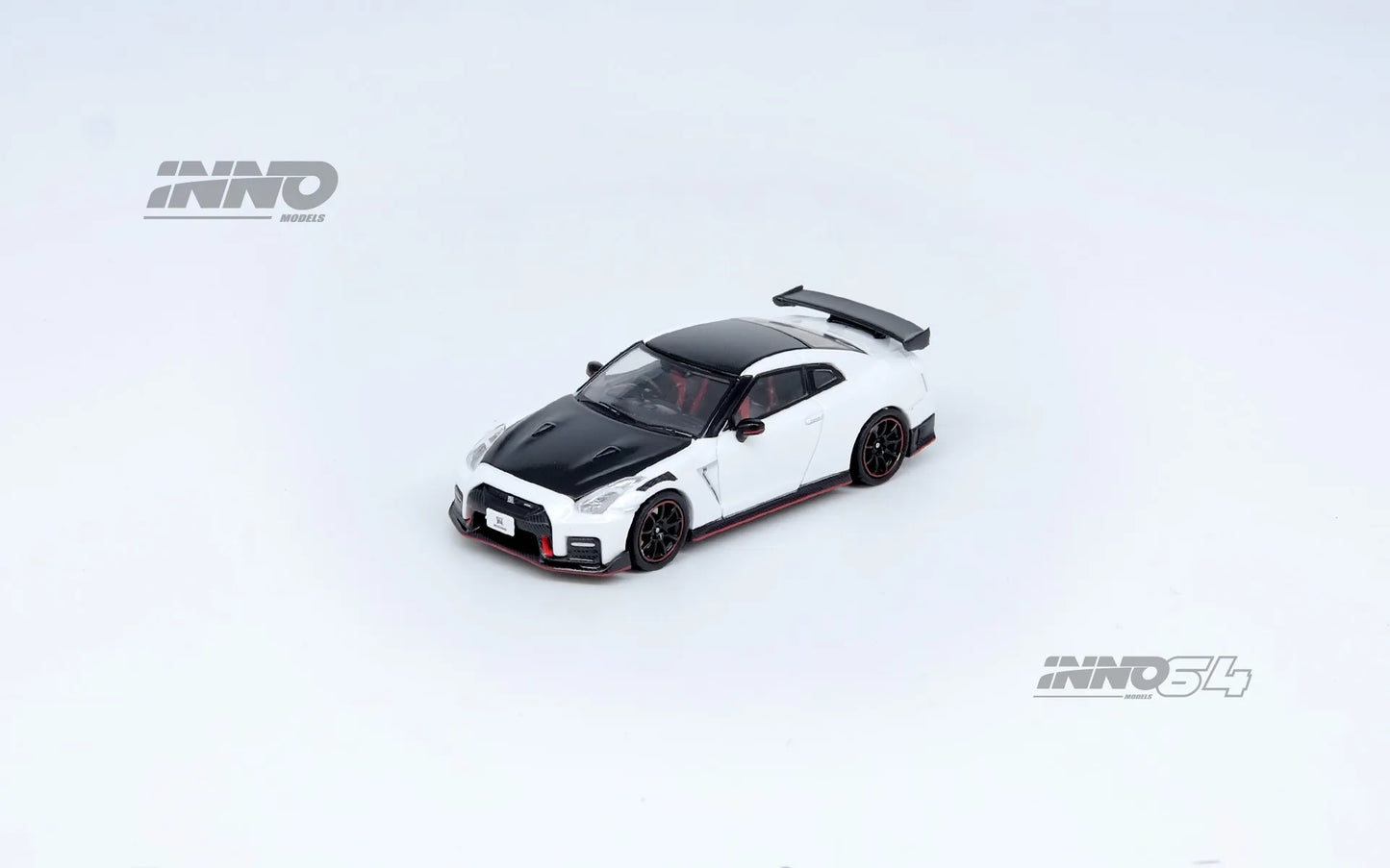 Nissan GT-R (R35) NISMO (White)-White INNO64