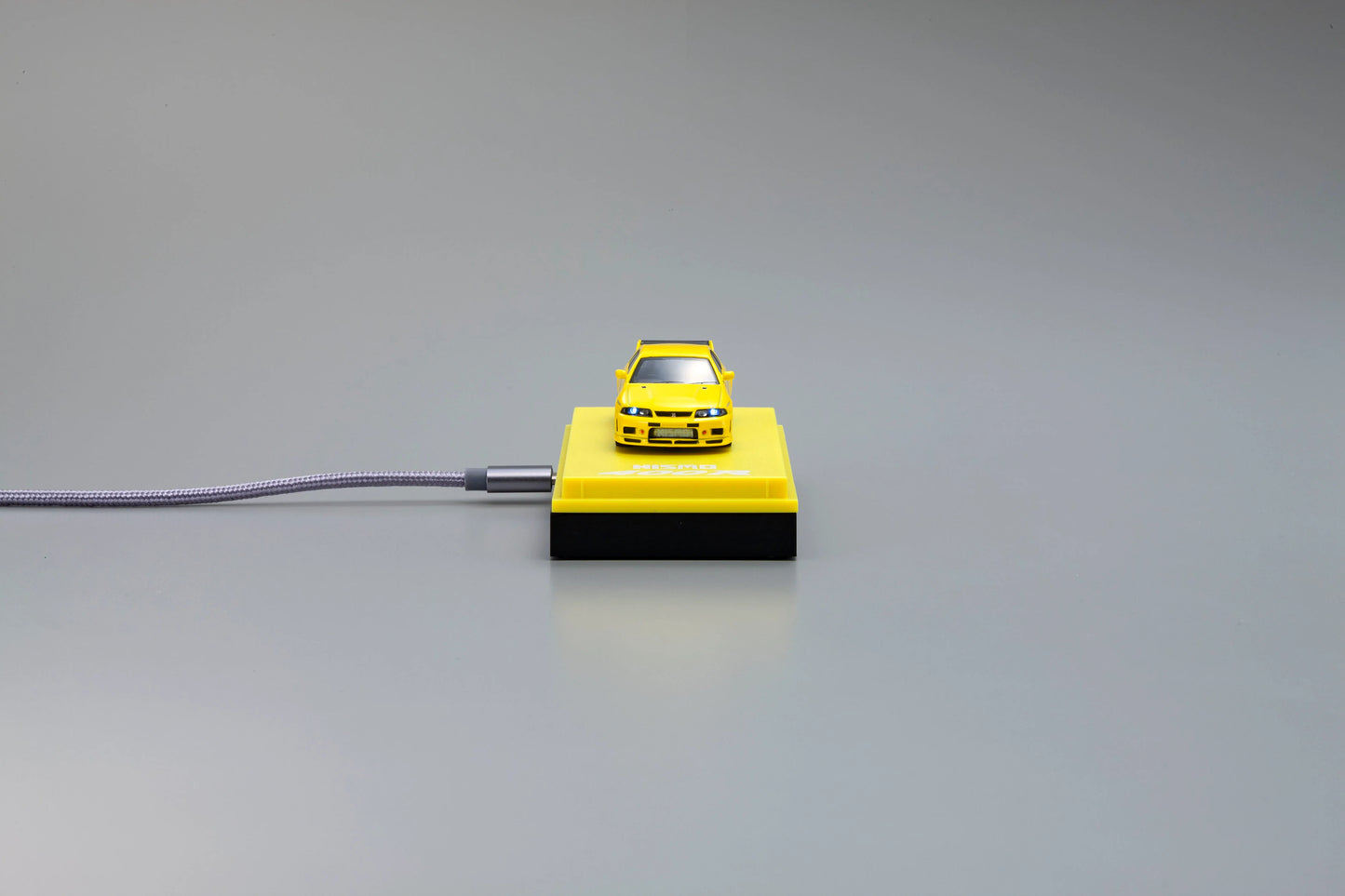 Nismo Nissan R33 400R (Yellow) - Kyosho 1:64 (MOTN LED Compatible)