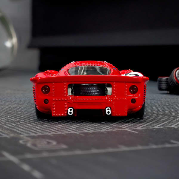 1967 Ferrari 330 P4 - Hot Wheels Elite 64