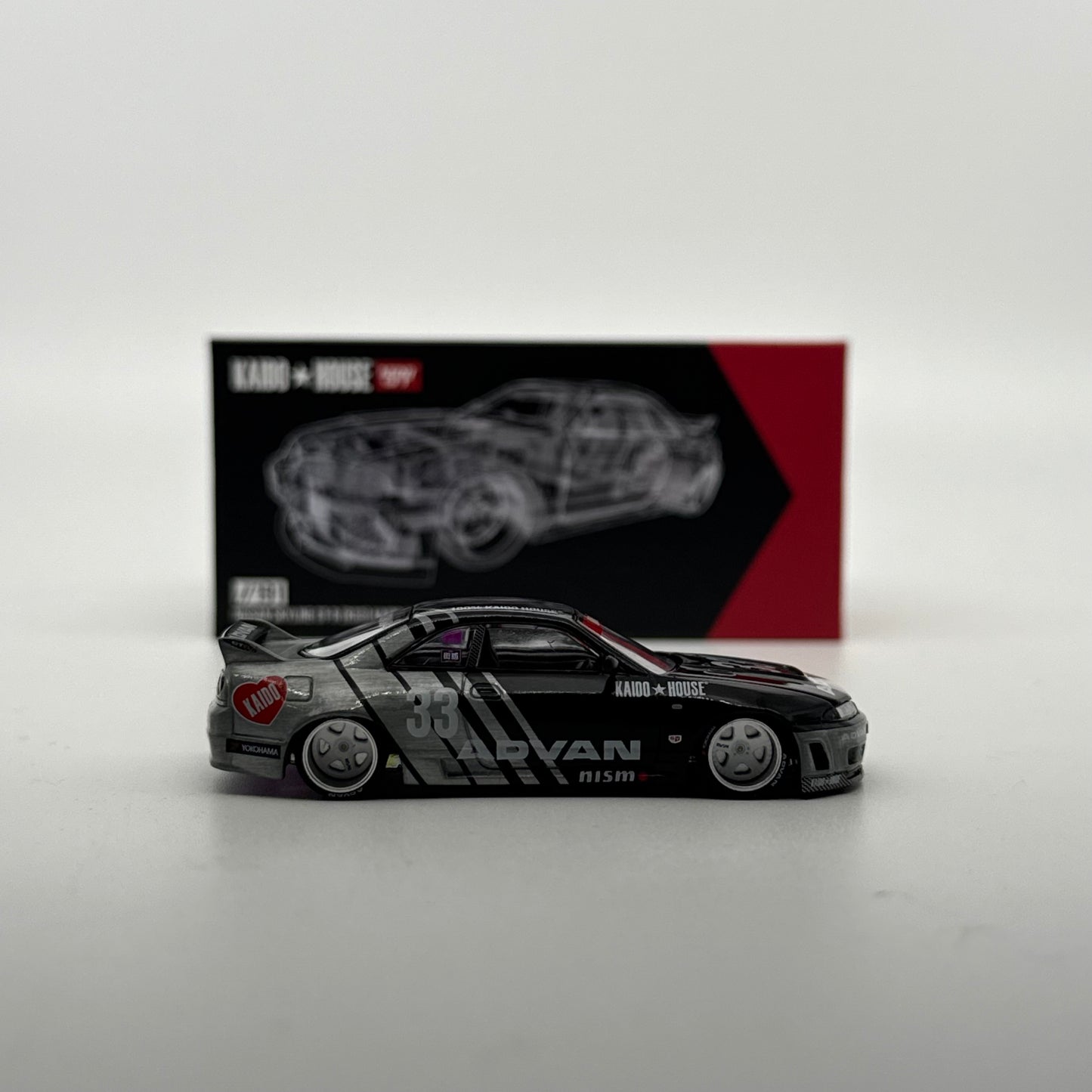 Nissan Skyline GT-R R33 Kaido Works *CHASE* Kaido House x MiniGT