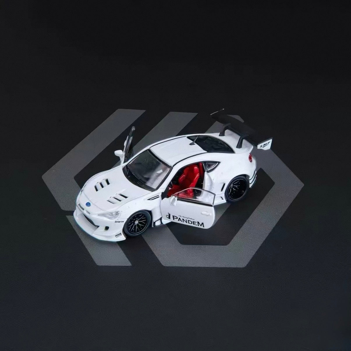Subaru Brz w/Openable Doors and Acrylic Display Case FG 1:64