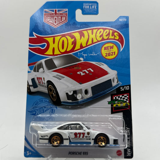 Porsche 935 - HW Race Day 5/10 Hotwheels Mainline 58/250 Magnus Walker