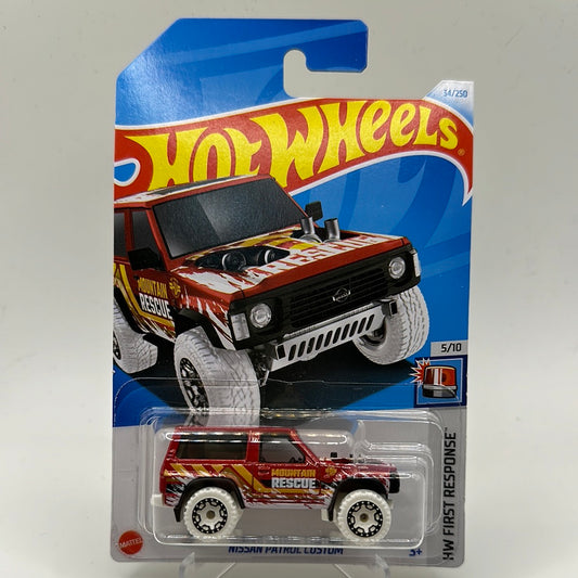 Nissan Patrol Custom HW First Response 5/10 Hotwheels 34/250 Mainline 1:64