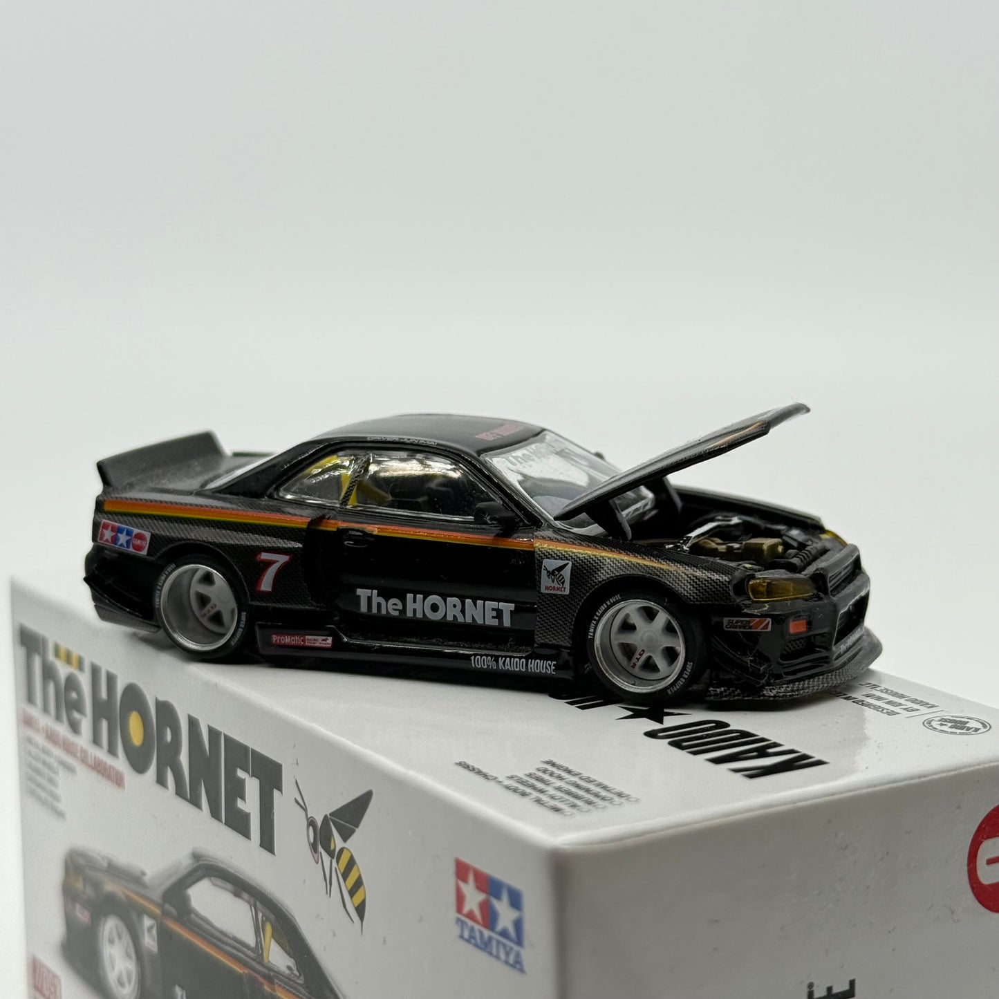 Nissan Slyline GT-R (R34) “The Hornet” //093 Kaido House x MiniGT *LOOSE*