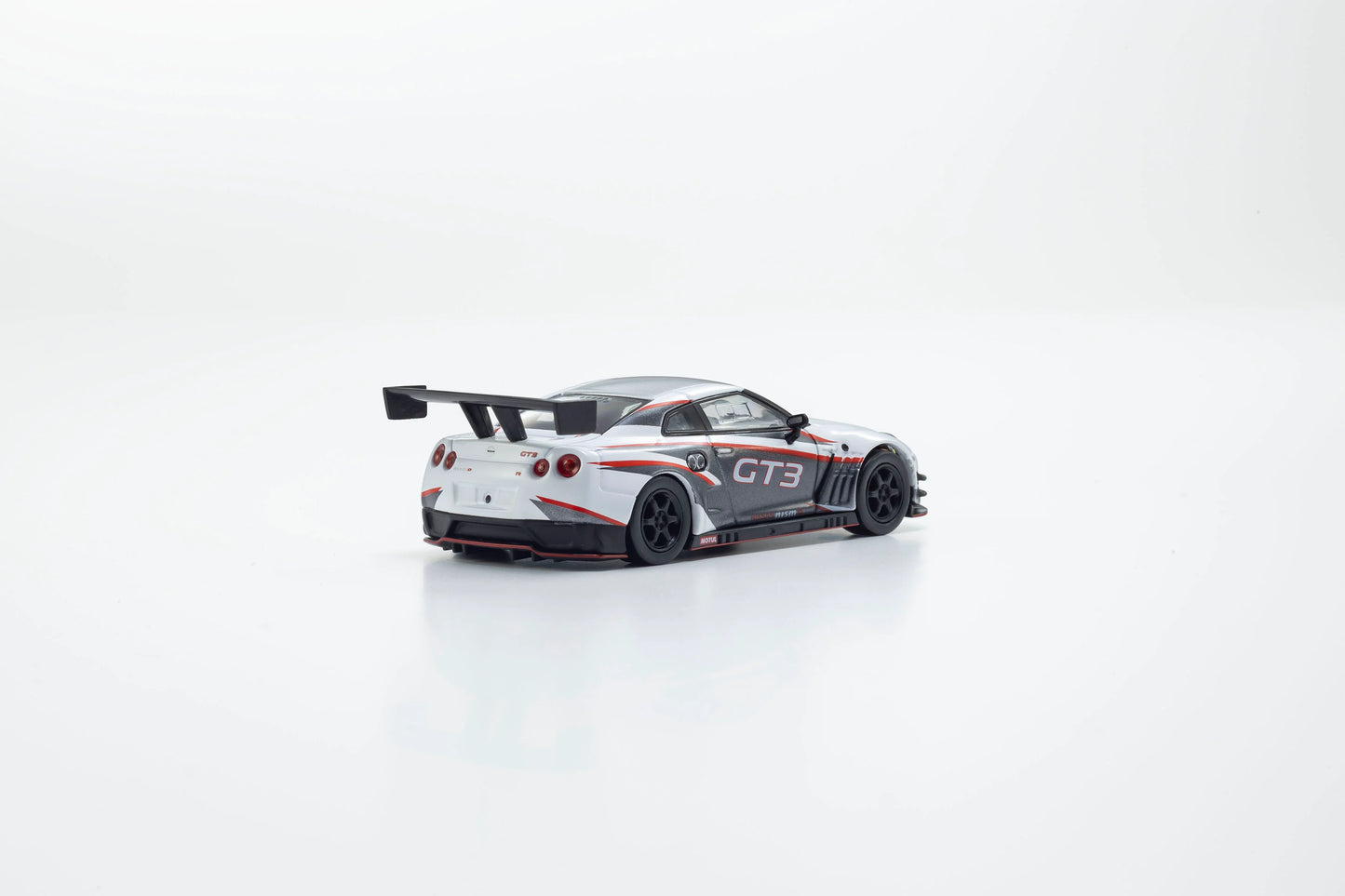 Kyosho NISSAN GT-R NISMO GT-3 (White/Presentation)
