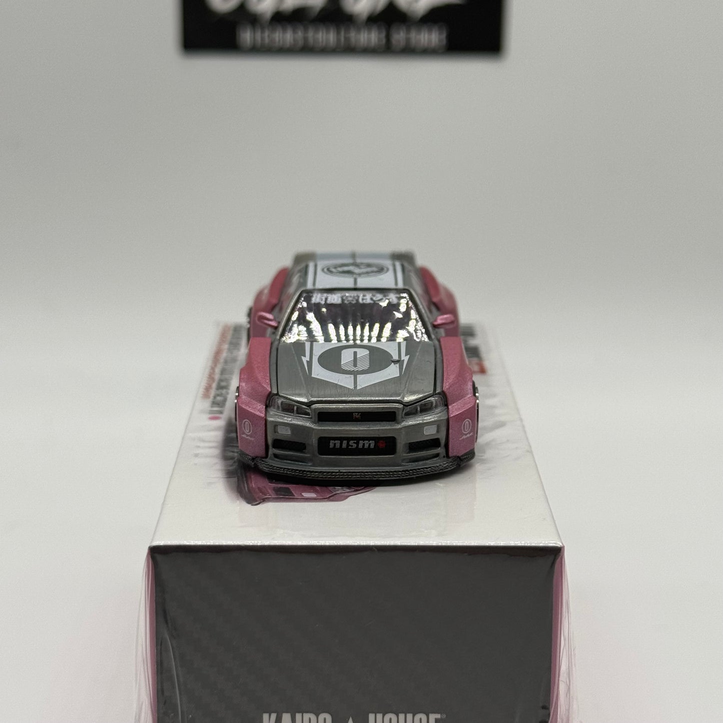 Nissan Skyline GT-R (R34) Kaido Racing Factory V1 *RAW CHASE* //128 - Kaido House x MiniGT