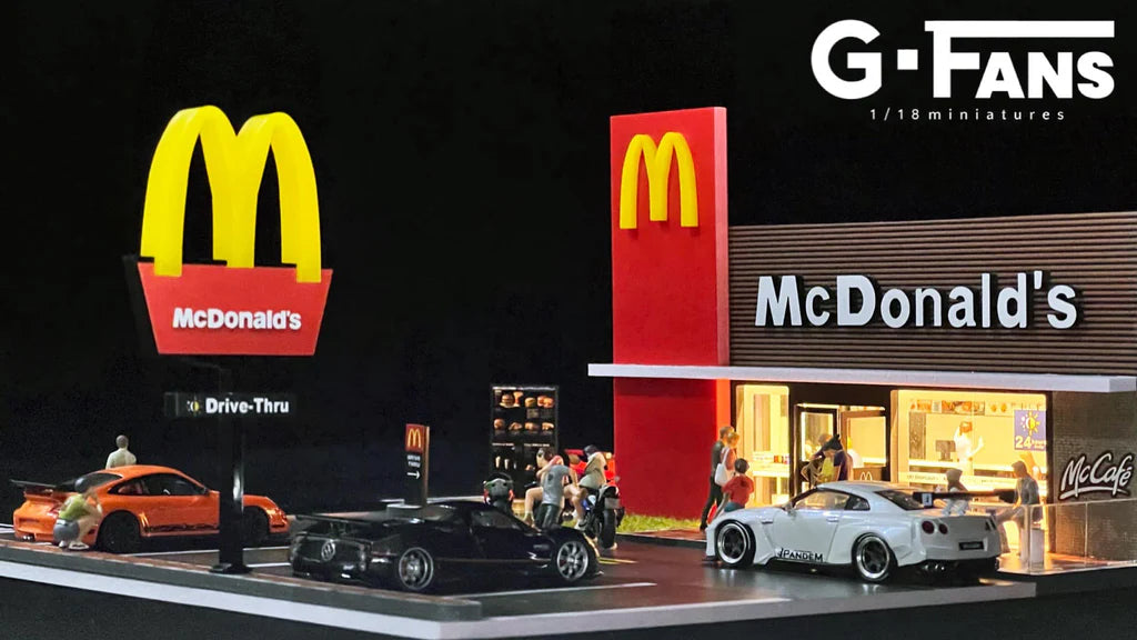 MCDONALDS RESTAURANT PARKING LOT DIORAMA DISPLAY W/LEDS G-FANS 1:64