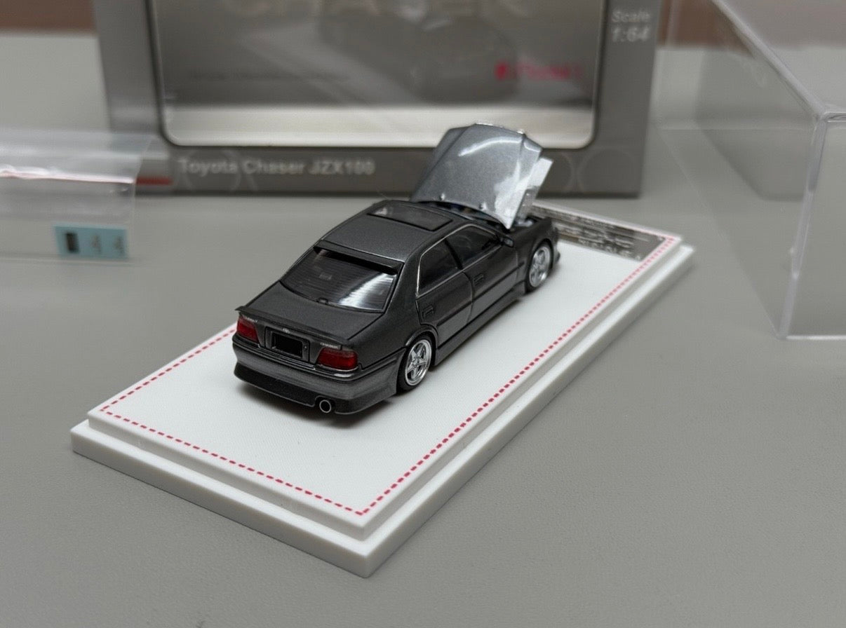 Toyota Chaser (JZX100) *Limited to 999pcs* - Model One 1:64