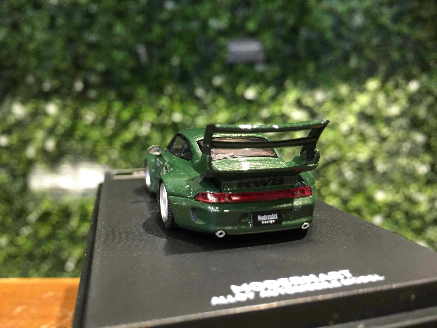 Porsche 993 “WILD ROSES” Modern Art Limited 499pcs - 1:64