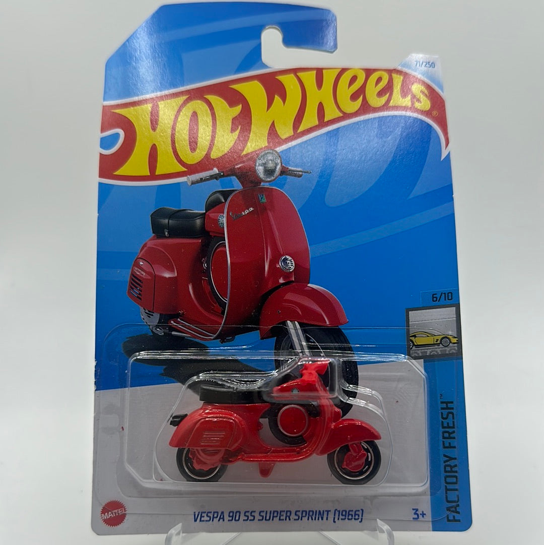 Vespa 90 SS Super Sprint (1996) - Factory Fresh 6/10 Hotwheels Mainlin ...