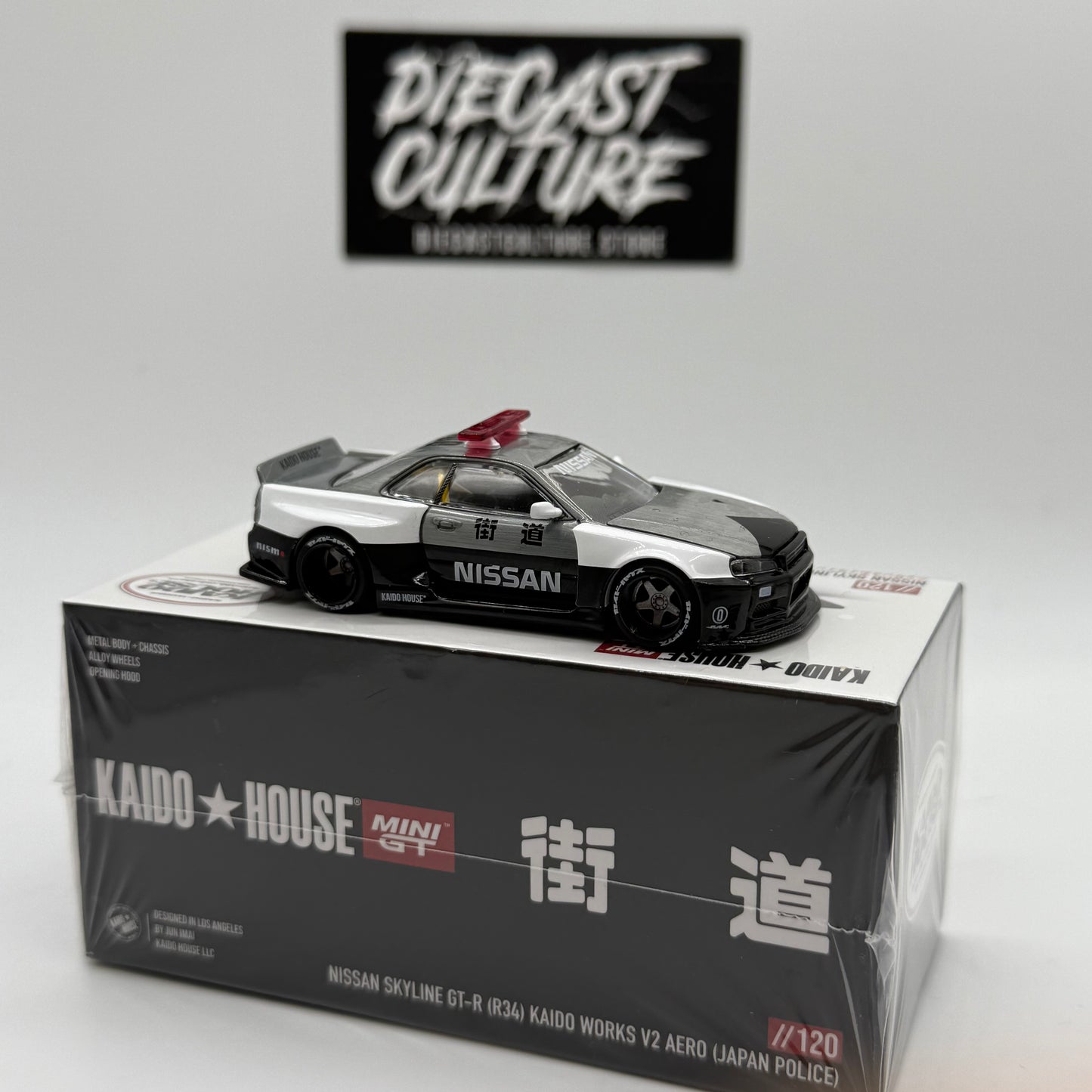 Nissan Skyline GT-R (R34) Kaido Works V2 AERO (JAPAN POLICE) *CHASE* Kaido House x MiniGT