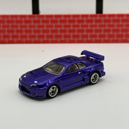 *CUSTOM* Nissan R32 - Paint Smudge on Front (Refer to photos)