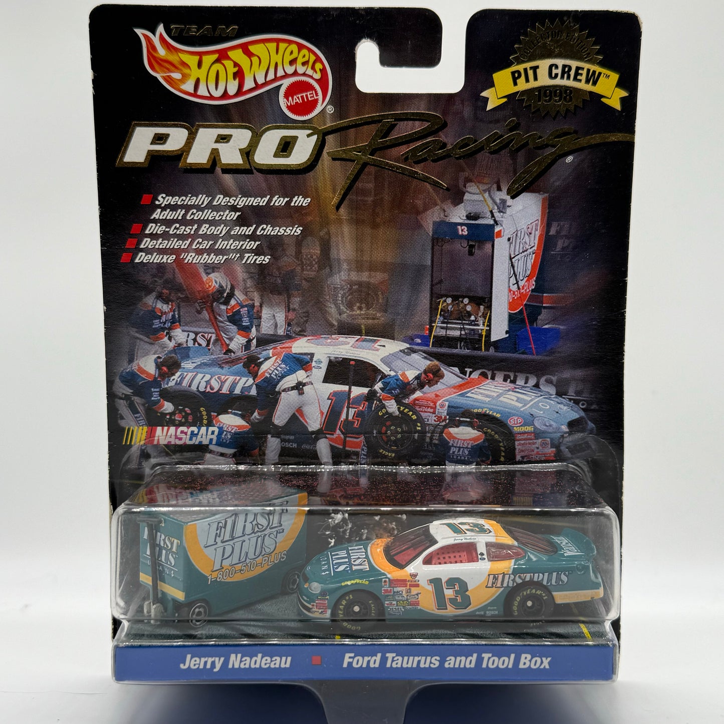 Ford Taurus and Tool Box - Jerry Nadeau Hotwheels Pro Racing PIT CREW 1998 NASCAR