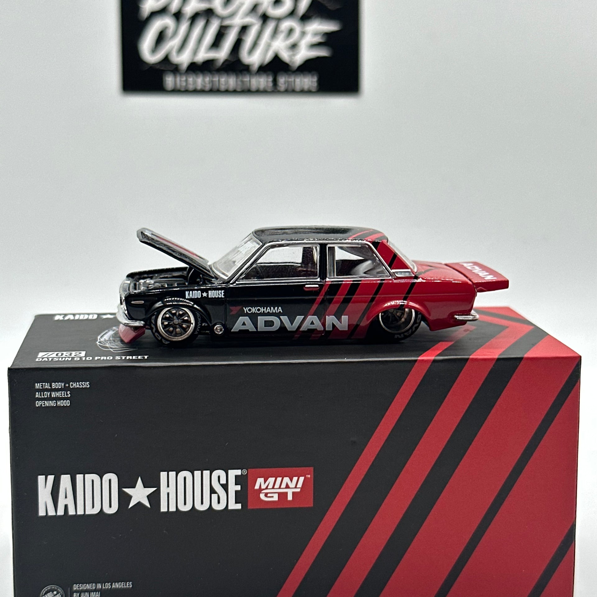 Datsun 510 Sedan ADVAN - Kaido House x MiniGT 032 *Opened