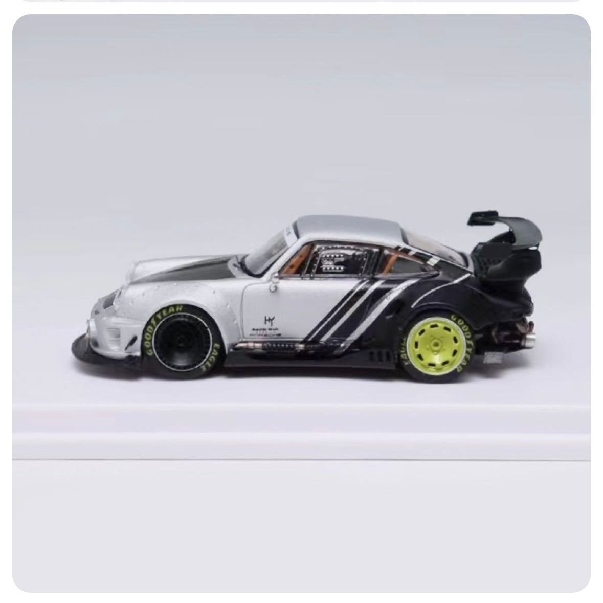 PORSCHE 964 RWB - Limited Edition 771/999 DCM 1:64