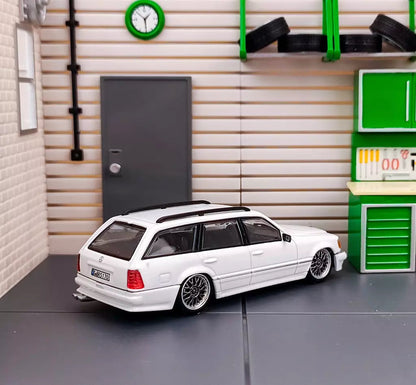 MERCEDES-BENZ S124 CUSTOM (WHITE) ONLY 599pcs MADE