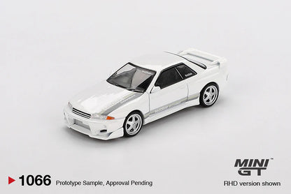 Nissan Skyline GT-R (R32) VeilSide Combat C-I White Mini GT 1:64