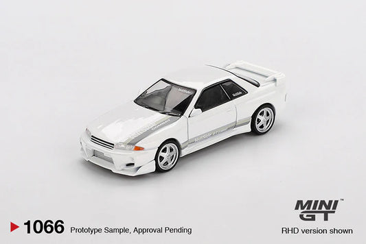 Nissan Skyline GT-R (R32) VeilSide Combat C-I White Mini GT 1:64