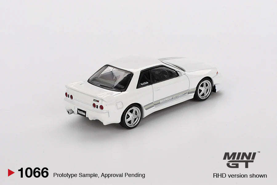 Nissan Skyline GT-R (R32) VeilSide Combat C-I White Mini GT 1:64
