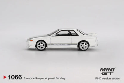 Nissan Skyline GT-R (R32) VeilSide Combat C-I White Mini GT 1:64